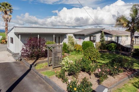 Photo of property in 108 Pipiroa Road, Ngatea, 3503