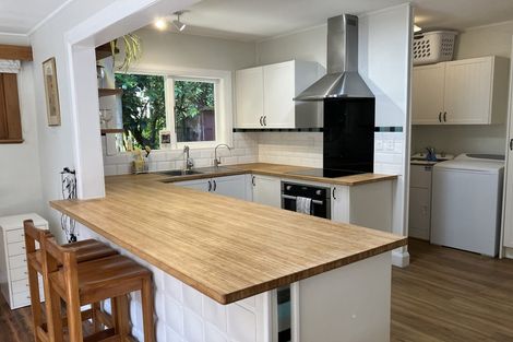 Photo of property in 8 Taungata Road, York Bay, Lower Hutt, 5013