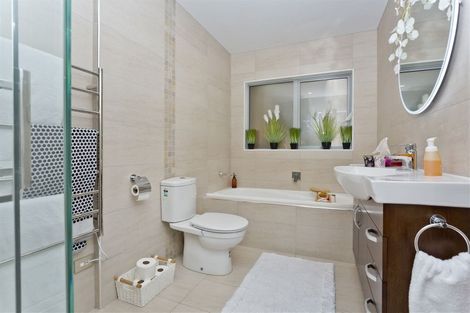 Photo of property in 52a Matipo Road, Mairangi Bay, Auckland, 0630