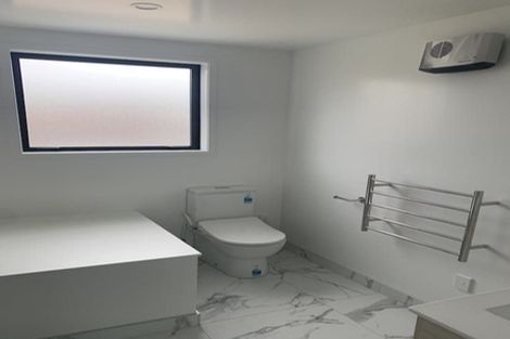 Photo of property in 1/2 Jadewynn Drive, Massey, Auckland, 0614