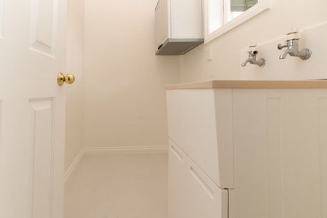 Photo of property in 13a Huapai Street, Onehunga, Auckland, 1061