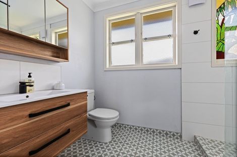 Photo of property in 56 Hall Road, Matua, Tauranga, 3110