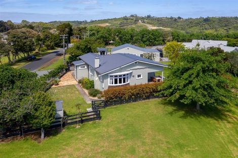 Photo of property in 17 Griggs Road, Whitford, Howick, 2571