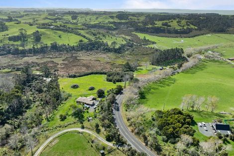 Photo of property in 1175 South Head Road, South Head, Helensville, 0874