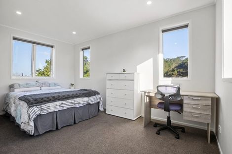 Photo of property in 29 Ravenstone Place, Chatswood, Auckland, 0626