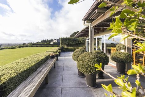 Photo of property in 38 Titirangi Drive, Fitzherbert, Palmerston North, 4471