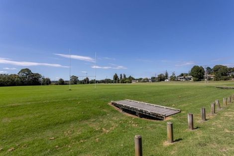 Photo of property in 126 Archibald Road, Kelston, Auckland, 0602