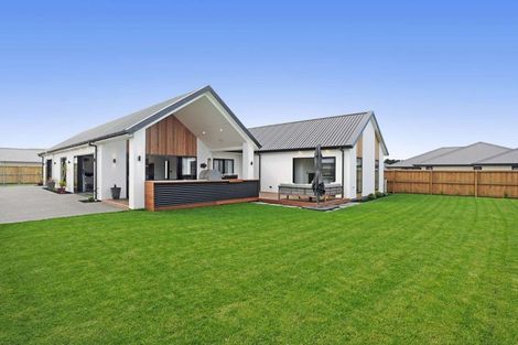 Photo of property in 3 Hunter Lane, Amberley, 7410