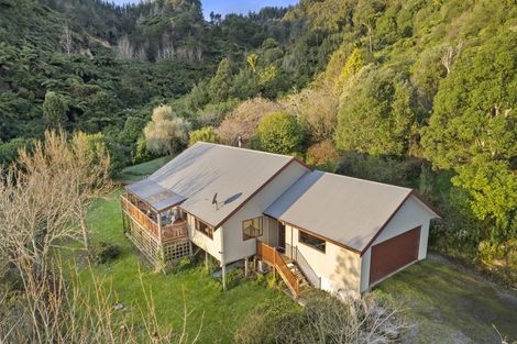 Photo of property in 35 Emerald Hills Road, Koputaroa, Levin, 5571