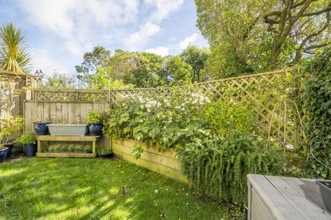 Photo of property in 107 Kenmore Street, Newlands, Wellington, 6037
