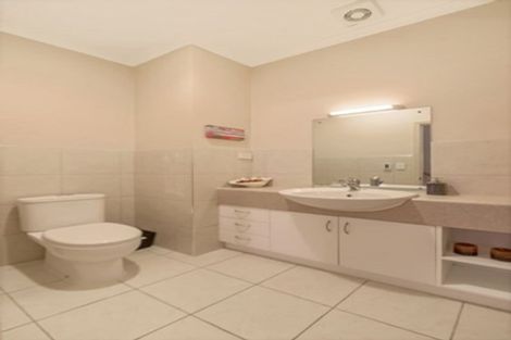Photo of property in 46 Parkwood Crescent, Gulf Harbour, Whangaparaoa, 0930