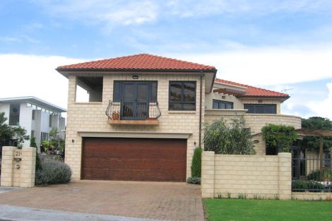 Photo of property in 21 Lynton Road, Bucklands Beach, Auckland, 2012