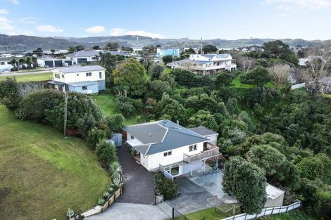 Photo of property in 2 Point Street, Raglan, 3225