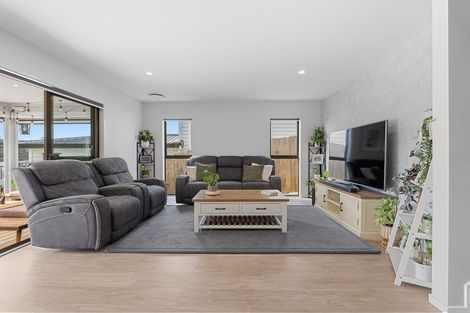 Photo of property in 7 Ringi Lane, Orewa, 0931