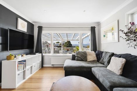 Photo of property in 93b Farnham Street, Mornington, Wellington, 6021