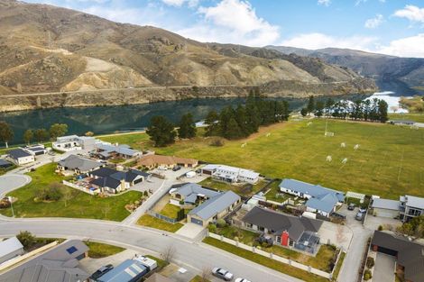 Photo of property in 15 Sunhaven Cove, Cromwell, 9310