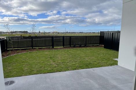 Photo of property in 35 Bill Miller Drive, Papamoa, 3118