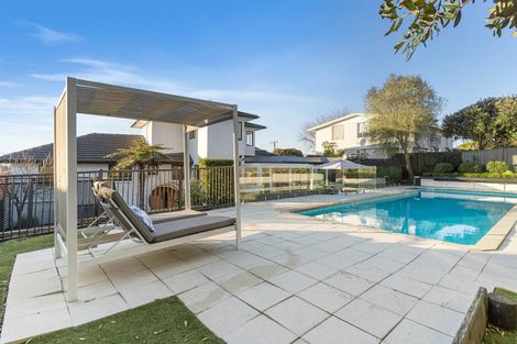 Photo of property in 6 Liston Crescent, Cockle Bay, Auckland, 2014