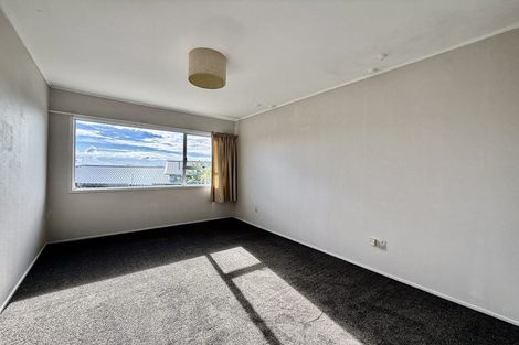 Photo of property in 2/7 Tromie Place, Highland Park, Auckland, 2010