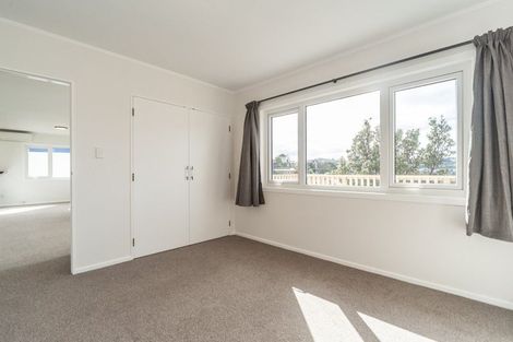 Photo of property in 2/5 Wye Street, Island Bay, Wellington, 6023