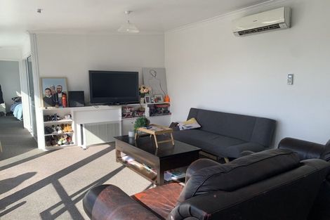 Photo of property in 8a Queen Street, Brighton, Dunedin, 9035