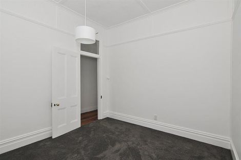 Photo of property in 5 Glendavar Street, Berhampore, Wellington, 6023