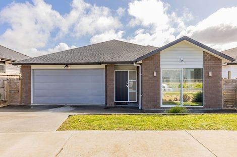 Photo of property in 69 Nobilo Road, Kumeu, 0810