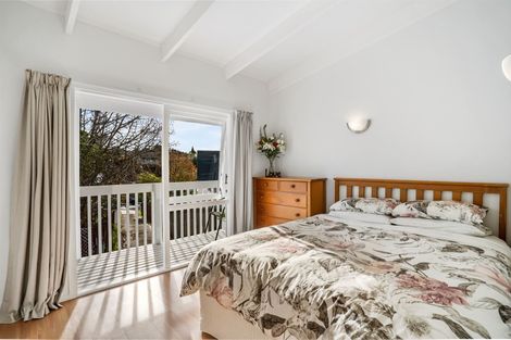 Photo of property in 2/99 Oaktree Avenue, Browns Bay, Auckland, 0630