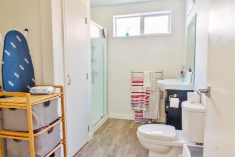 Photo of property in 9 Mackwood Place, Birkdale, Auckland, 0626