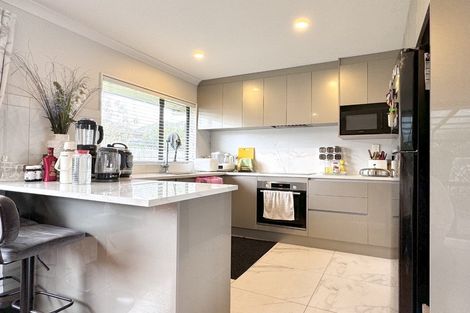 Photo of property in 6 Old Park Place, Takanini, 2112