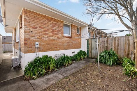 Photo of property in 2/82 Huia Road, Papatoetoe, Auckland, 2025