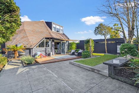 Photo of property in 2/280 Memorial Avenue, Burnside, Christchurch, 8053