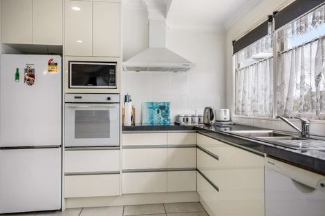 Photo of property in 2 Awatere Avenue, Beerescourt, Hamilton, 3200