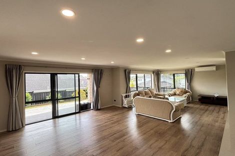 Photo of property in 8 Harris Drive, Silverdale, 0932