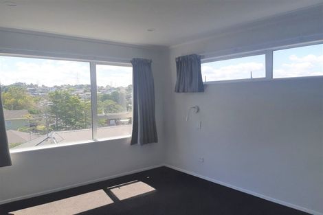Photo of property in 1 Raelene Place, Massey, Auckland, 0614