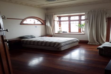 Photo of property in 64 Hawker Street, Mount Victoria, Wellington, 6011