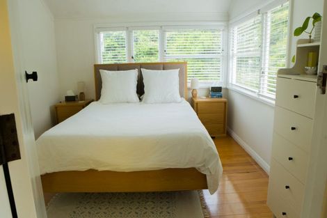 Photo of property in 27 Belle Vue Avenue, Northcote Point, Auckland, 0627