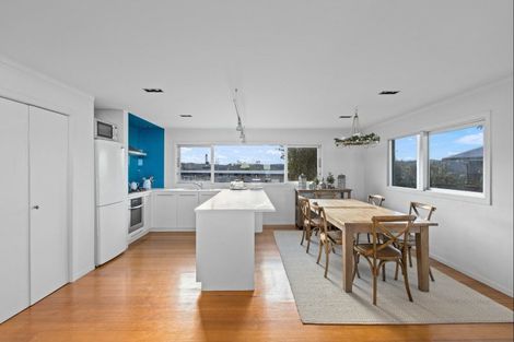 Photo of property in 8 Sykes Avenue, Hatfields Beach, Orewa, 0931