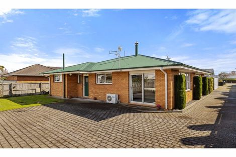 Photo of property in 12a Gamblins Road, Saint Martins, Christchurch, 8022