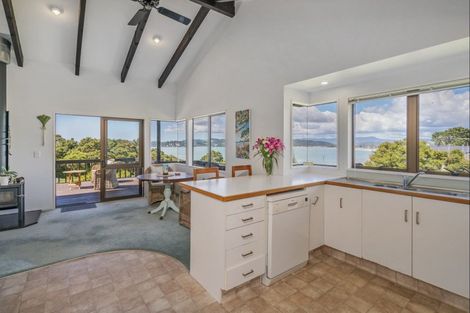 Photo of property in 2 Puriri Place, Whitianga, 3510