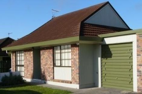 Photo of property in 2/20 Sturges Road, Henderson, Auckland, 0612