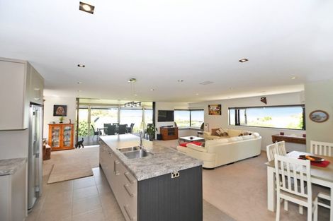 Photo of property in 10 Brampton Road, Snells Beach, 0920