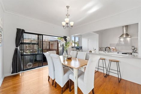 Photo of property in 60a Waimumu Road, Massey, Auckland, 0614