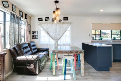 Photo of property in 1/2 Spriggs Crescent, Greenmeadows, Napier, 4112