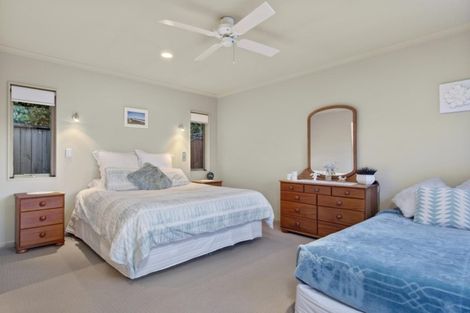 Photo of property in 18 St Clair Place, Browns Bay, Auckland, 0630