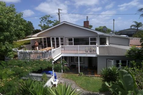 Photo of property in 76 Wade River Road, Stanmore Bay, Whangaparaoa, 0932