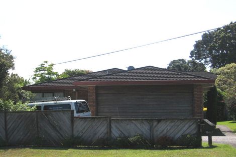 Photo of property in 2/5 Westbourne Road, Murrays Bay, Auckland, 0630