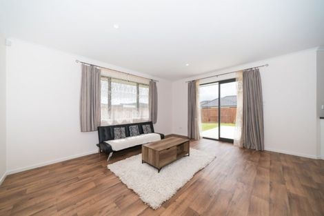 Photo of property in 134 Johnstone Drive, Fitzherbert, Palmerston North, 4410