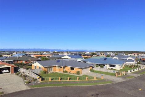Photo of property in 6 Teppett Place, Foxton Beach, Foxton, 4815