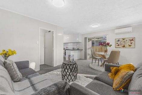 Photo of property in 1/7 Mon Desir Place, Manurewa, Auckland, 2102